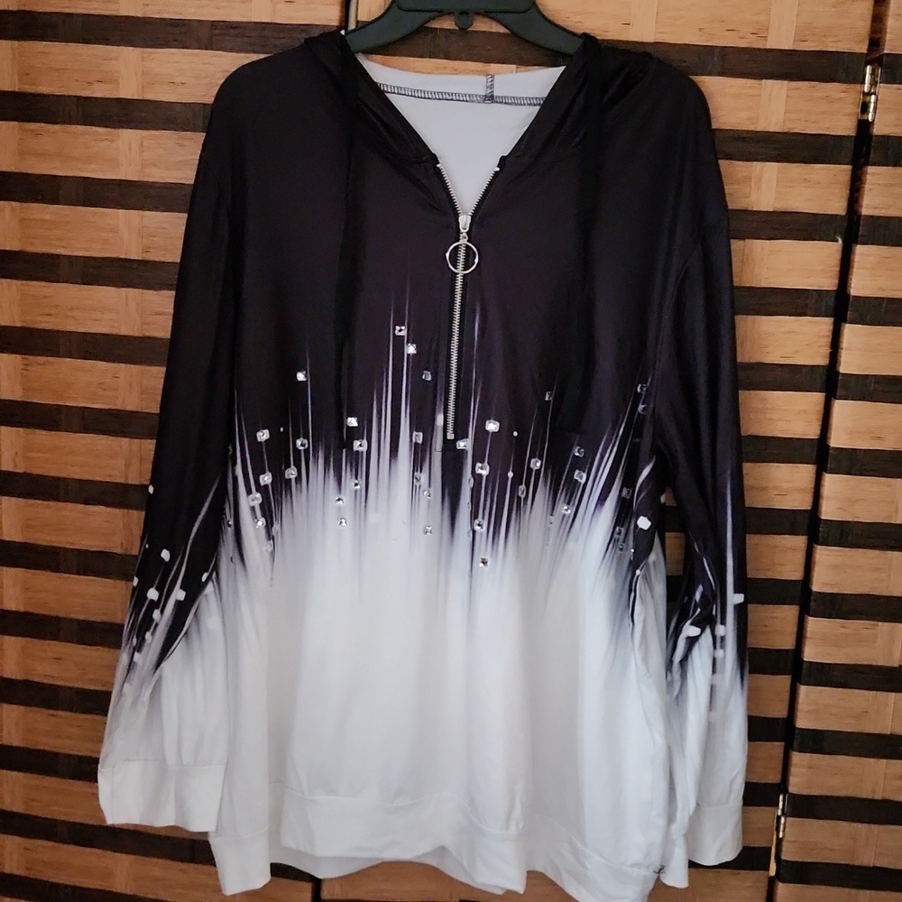 NWOT! Diamond hoodie stretch